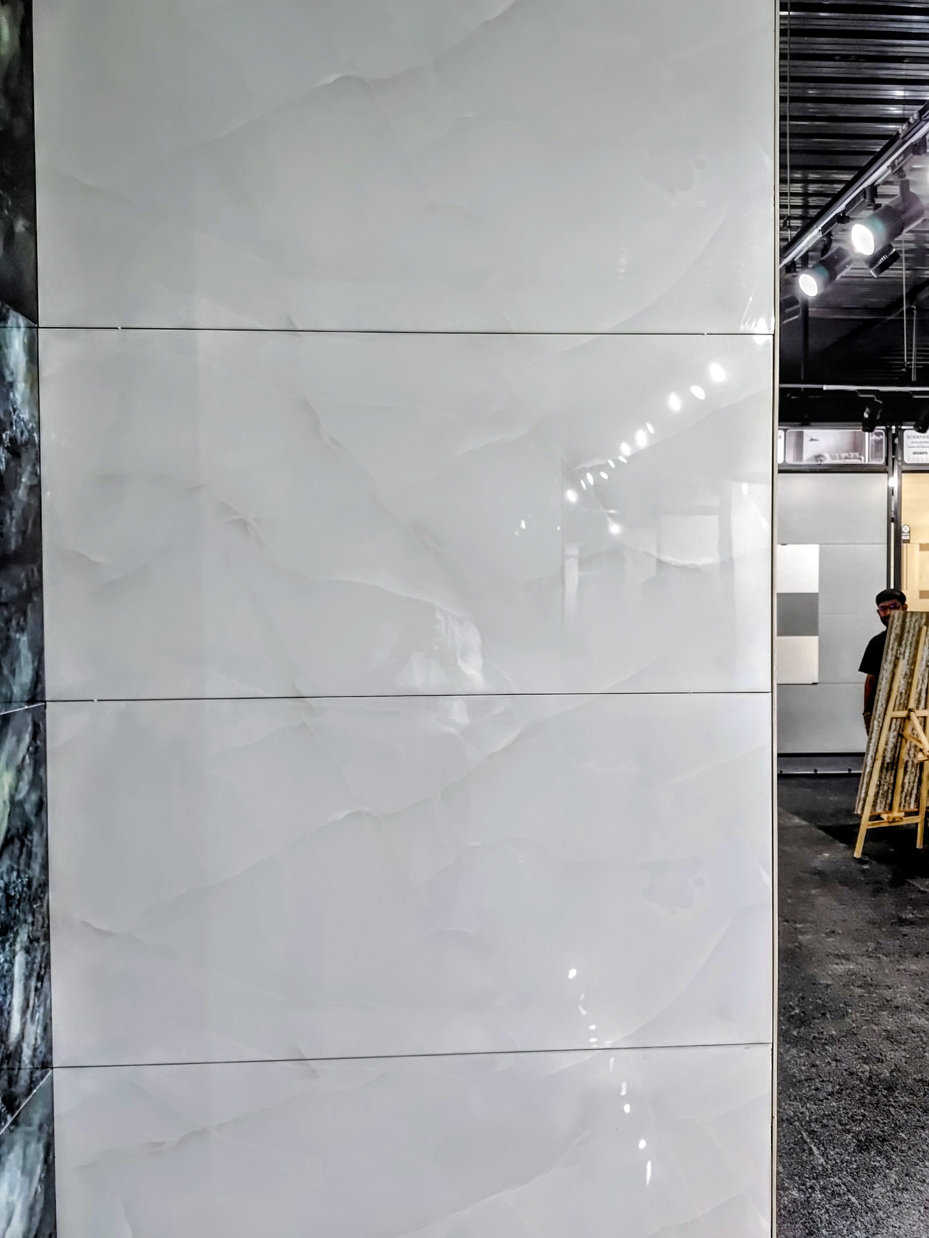 GLOSSY 600X1200MM